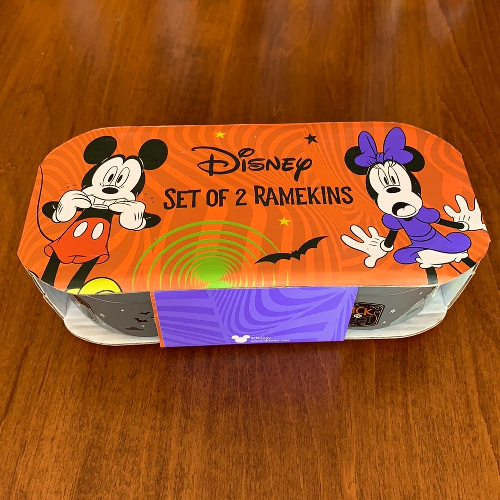 🎃New in Box🎃 Disney Set of 2 Ramekins